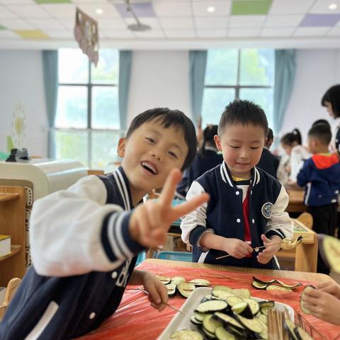 三百六十行行行出状元，三百六十行行行有精彩⭐️平凡的人坚持做着平凡的事🥬五一劳动节快乐！