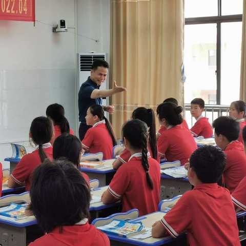 深耕课堂，引领阅读——覃塘区小学语文“课外阅读走进课堂”研讨活动暨骨干教师培训活动纪实