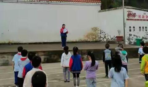 “厉行节约 反对浪费”