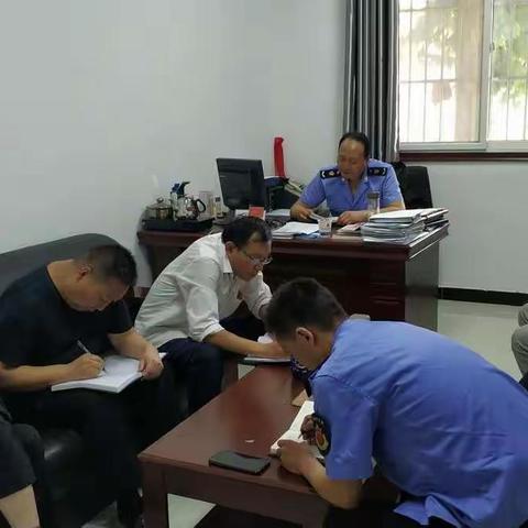 玉山工商所、食药所对辖区市场进行检查