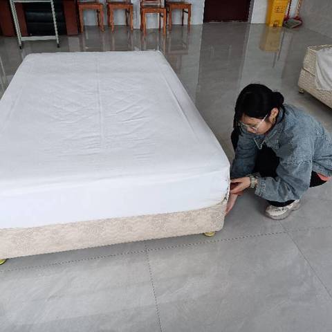 源汇中专卓越旅游技能社——中式铺床开单包角训练