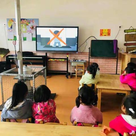 “防灾减灾 平安常在”紫坊畔乡中心幼儿园