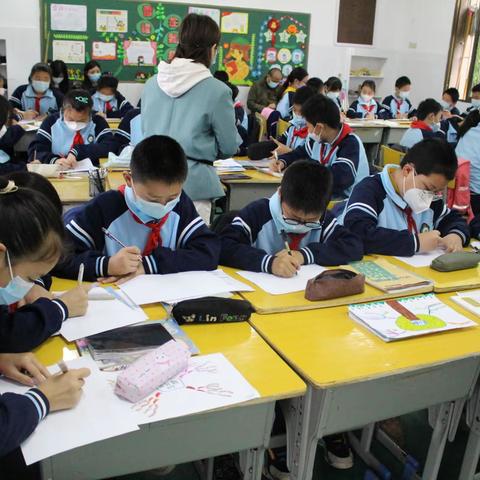 专家引领指导，提升课题质量