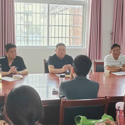 初见显风彩，笃力显新篇——信阳市五中新入职教师试讲活动