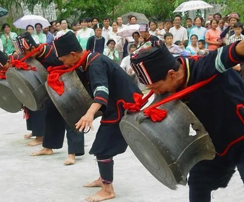 《瑶乡欢歌》巴马瑶族自治县第五幼儿园中班组主题课程活动