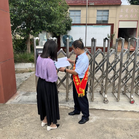 新密青屏街下乡宣传消保活动