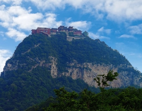 云台揽胜·壮美茱萸峰