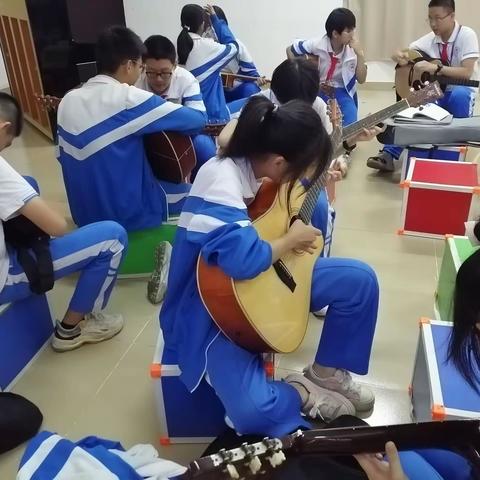 海港学校特色课程——校园吉他