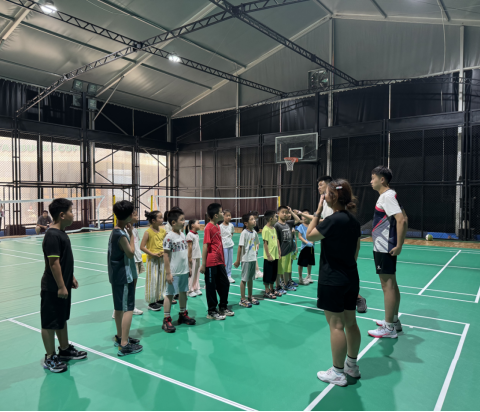 【“泉”在济南过暑假】“羽”你相约--七贤街道仁贤社区社会组织联合会开展羽毛球公益课堂活动