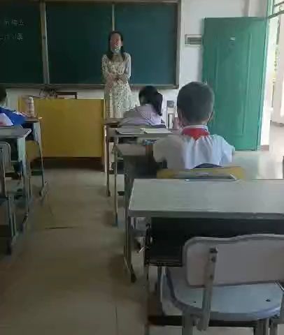 新荣小学写字课美篇:学习方法的转变，家长的重视对一个孩子真的很重要，有家长和老师一起陪伴的孩子，学习好。