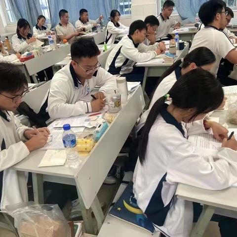 向阳而生，青春同行——开远市孙德艳名班主任工作室“心理健康教育”主题班会（第二十三期）