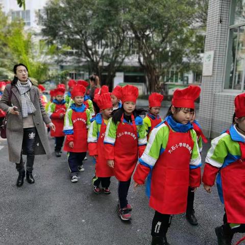 大石小学二年级3班   绿动大石，我们在行动——绿色厨房，我能行