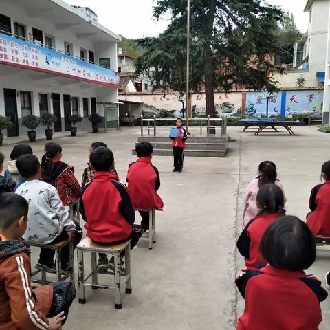讲故事，读心得，我读书，我快乐――上店镇李庄小学学生读书分享会