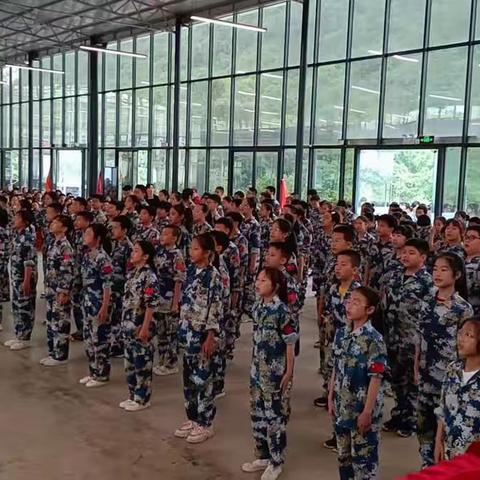 聚力强军梦   奔向新征程—河池市宜州区第一小学五年级实践教育活动