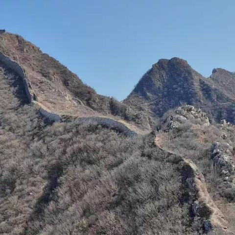 2022年3月6日，早春，风和日丽，沐浴暖阳，不负春光。自驾游迁安狼牙山长城。