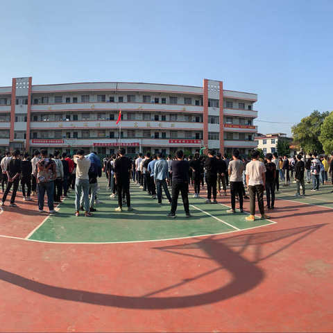 思政春风吹白土，爱国新芽种心中