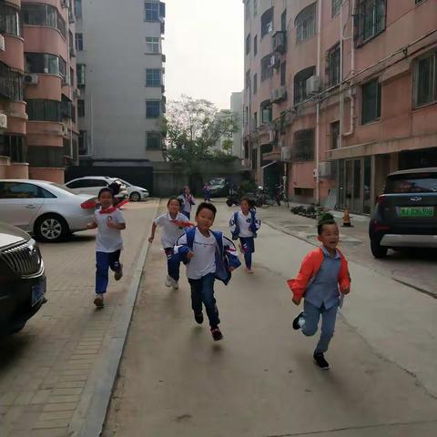 书写展风采，童心颂祖国