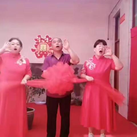 祝你们快乐！因为我在今天与你们一样快乐！一样欢腾！祝你们百年好合！百头到老！