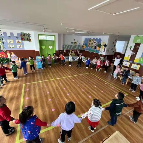 小人国大人国——平安中心幼儿园富雅园小班主题活动