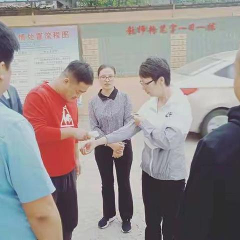 翼城县人大主任师香丽莅临我校指导工作