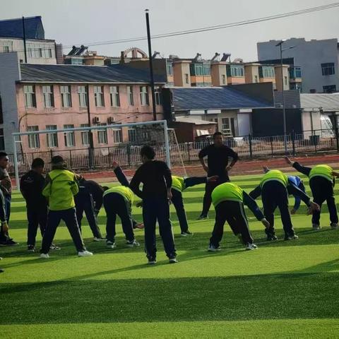 富锦市创业学校足球社团课