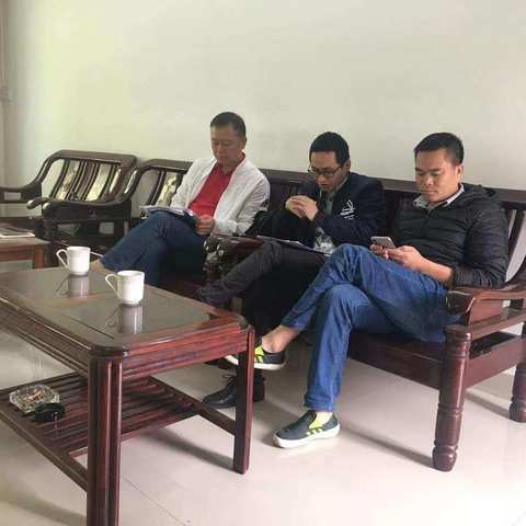 海头镇召开防贫综合保险工作座谈会