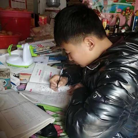 停课不停学，同学们在前行！