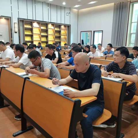 县市场监管局全力开展国庆假期期间市场监管领域安全检查