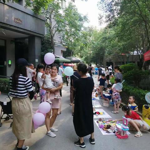 【新时代丈八】乐享暑期 “童”样精彩--绿地世纪城社区妇联开展“儿童跳蚤市场”暑期实践活动