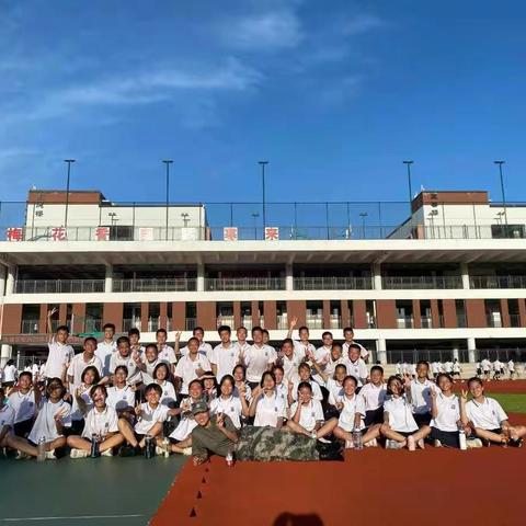 恰同学少年，我们风华正茂～海实702