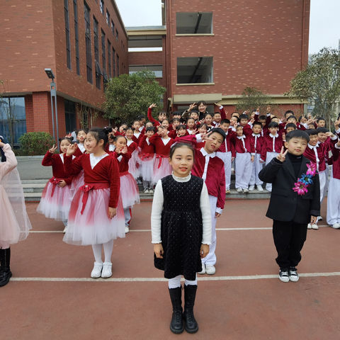 “歌美好、向新年”