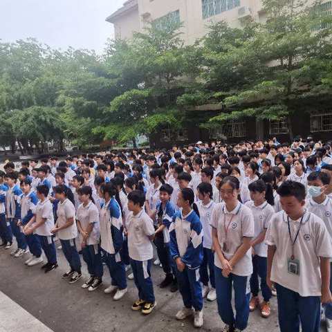 集聚力量，冲刺生地中考———三亚市民族中学初二年级