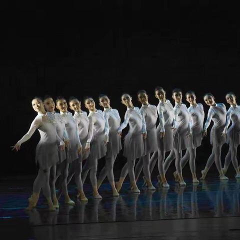 北戏学生毕业汇报演出中国舞集锦