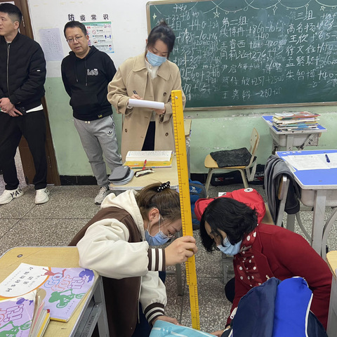 齐齐哈尔市组织开展全市中小学教室采光照明和课桌椅配备情况调查