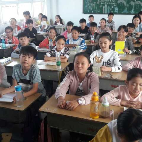 六＜1＞班讲诚信与善意的谎言辩论会