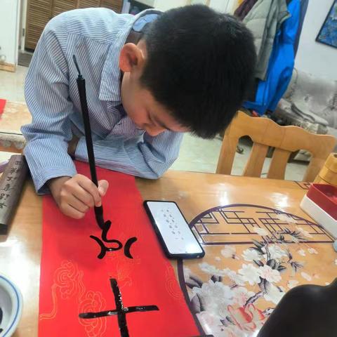 多彩争章，卓越成长‍——五3班李金源同学的成长诗篇