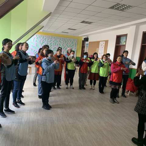 区教育事业服务中心开展团体辅导体验活动