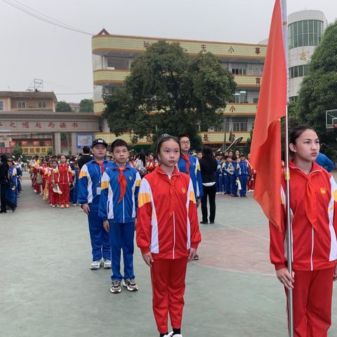 “祭英烈 学党史 做新人”——记靖西市实验小学清明祭扫烈士墓活动