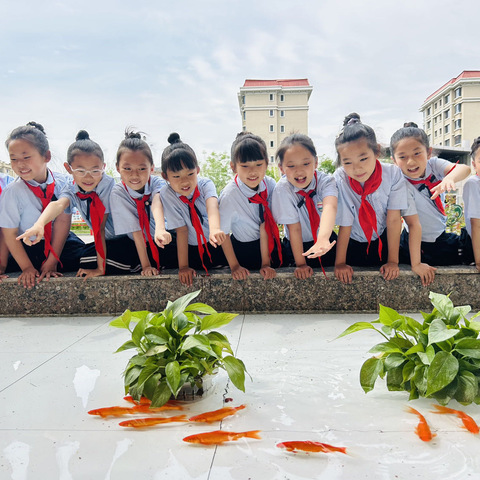 规范仪容仪表 争做最美红娃
