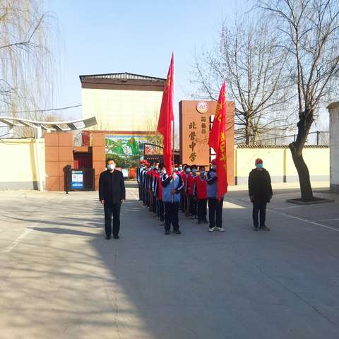北营中学践行雷锋精神  净化韩愈文化广场
