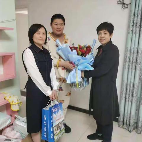 市二院一体化产房积极进行家访活动