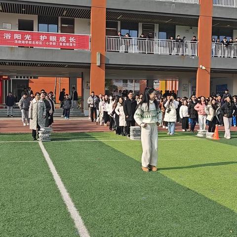 【致彩工会】 ‍聚团队力量 扬教师风采  ‍——北校区成功举办教师“搭桥过河”比赛活动