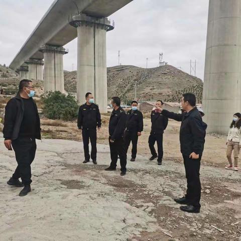 兴盛社区开展环境卫生大整治活动