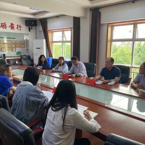 市普查办副主任、市生态环境局副局长张炳淳带队检查高陵区普查档案整理工作