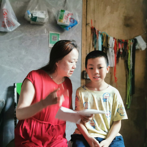 万师访万家  安全牢记心——八一小学开展万师访万家活动